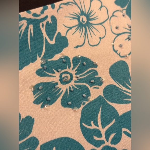 Gorgeous floral print with beads blue and white top zipped back size 6 - Picture 5 of 9